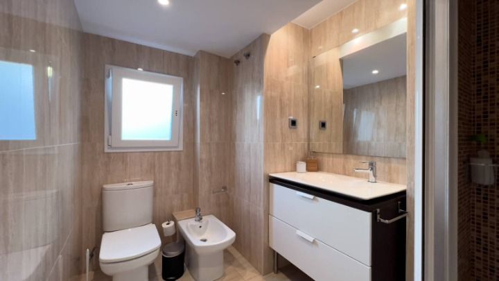 Baño completo del apartamento Gran Via